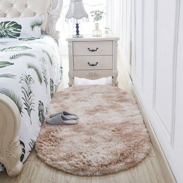 Ovale beige bedmat shaggy en zacht