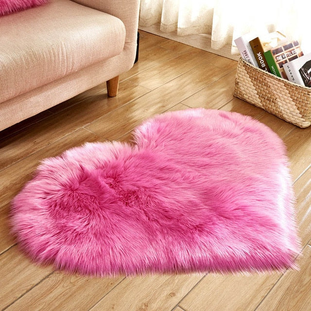 Hartvormig hoogpolig en zacht vloerkleed