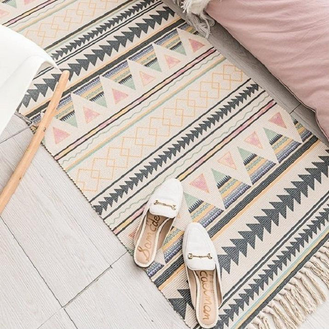 Vloerkleed meisjeskamer roze en grijs